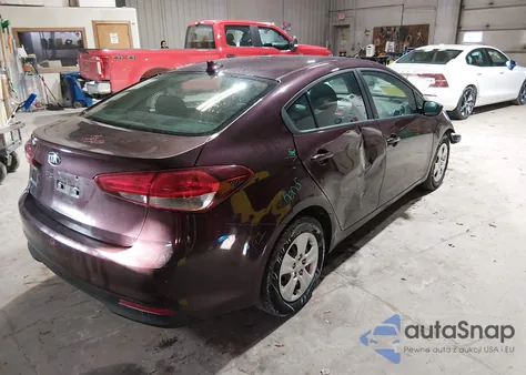 2018 Kia Forte Lx z USA, uszkodzony, nr VIN 3KPFK4A74JE169695